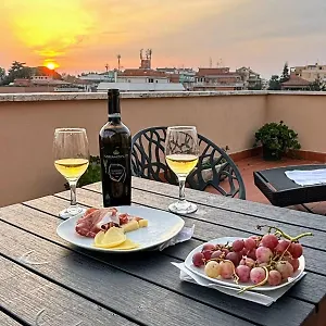 Appartamento Casetta Sole, Superattico Con Terrazzo Vicino San Pietro, New, Roma