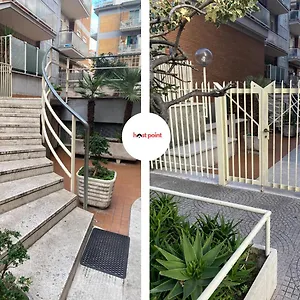 Appartamento Con Incantevole Terrazza, Roma
